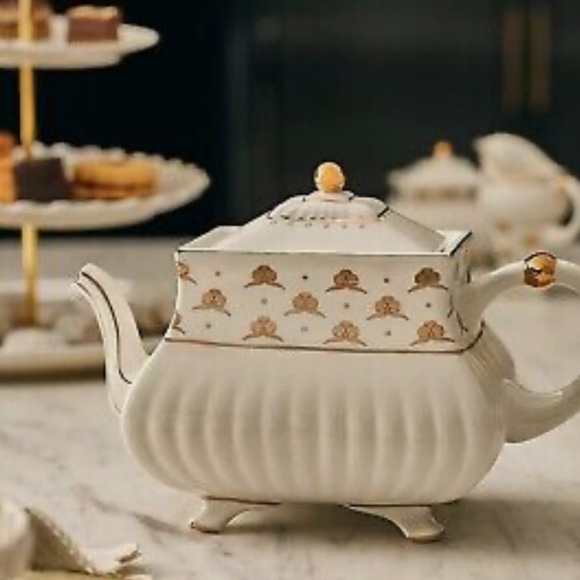 Anthropologie X THE MET White and Gold Serveware Teapot - Picture 1 of 4